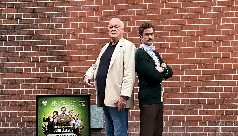 John Cleese (l) bei der Pr&auml;sentation f&uuml;r sein Theaterst&uuml;ck &laquo;Fawlty Towers&raquo;. (Archivbild)