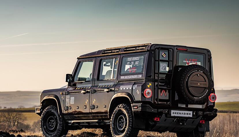 Der Ineos Grenadier ist fast f&uuml;nf Meter lang und fasst bis zu 2035 Liter Ladevolumen.