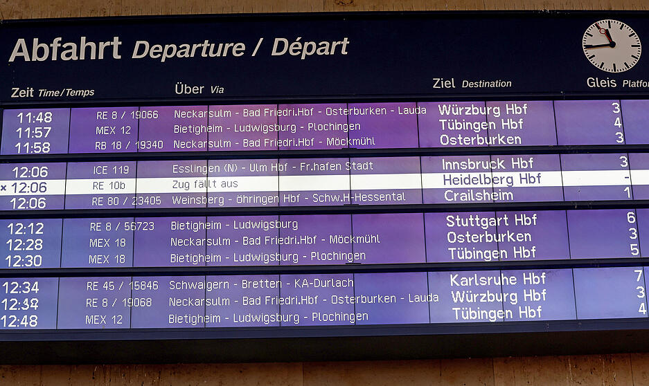 Begeisterung am Bahnsteig: ICE hält wieder in Heilbronn