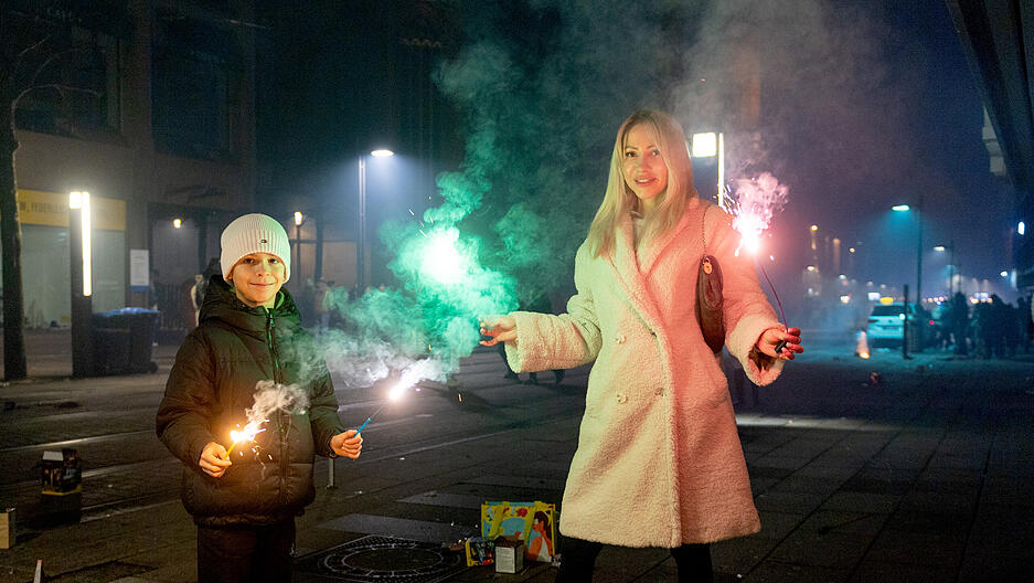 Silvester in Heilbronn: Menschen begrüßen das neue Jahr 2025