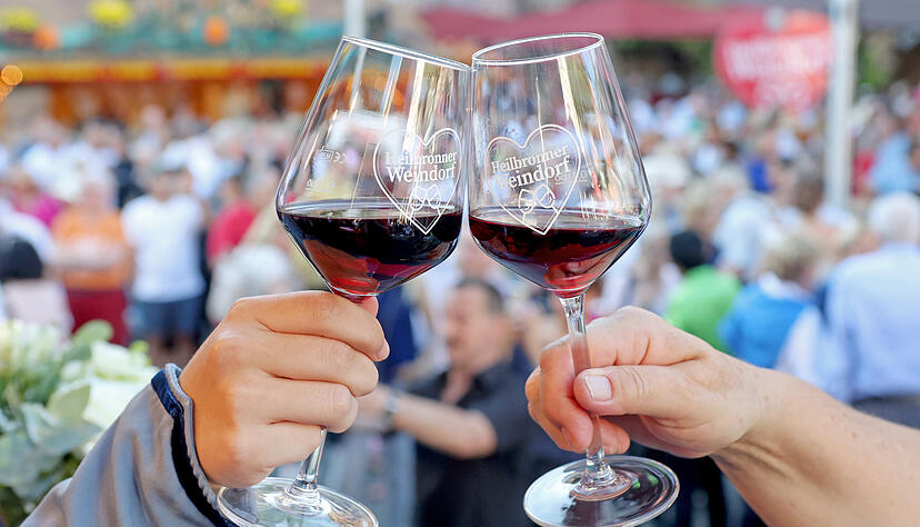Bei der Weinprobe mit der Star-Sommeliére wurden die besten Weine des Heilbronner Weindorfs verkostet. Bei der Weinprobe mit der Star-Sommeliére wurden die besten Weine des Heilbronner Weindorfs verkostet.