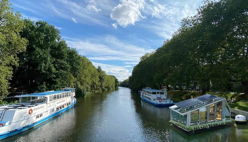 Mit Hilfe von K&uuml;nstlicher Intelligenz haben Studierende der HHN Bilder kreiert, wie ein Hausboot auf dem Neckar einmal aussehen k&ouml;nnte.