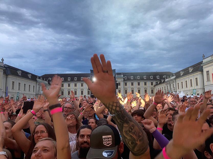 Hoch die Hände bei den großen Hits der Fantastischen Vier. Hoch die Hände bei den großen Hits der Fantastischen Vier.