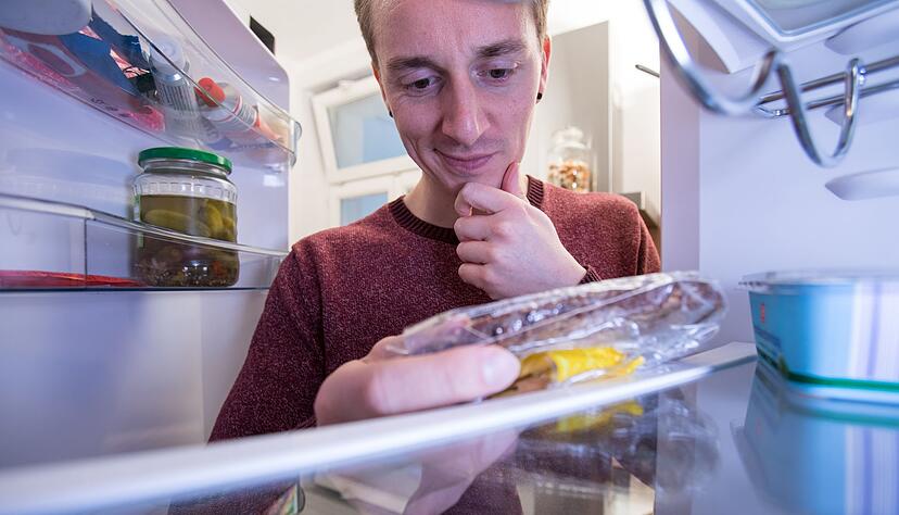 Um keine Vorr&auml;te anzulegen, die man als Single nicht mehr rechtzeitig aufbrauchen kann, empfiehlt es sich, vor dem Einkauf zu checken, was noch da ist.