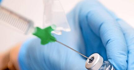 Am 22. Januar soll es losgehen im Kreisimpfzentrum in Horkheim. Bis dahin ist noch einiges zu klären. Die Stadt, die das KIZ betreibt, lässt sich jetzt auch von Ärztesprecher Dr. Martin Uellner beraten.
Foto: dpa Am 22. Januar soll es losgehen im Kreisimpfzentrum in Horkheim. Bis dahin ist noch einiges zu klären. Die Stadt, die das KIZ betreibt, lässt sich jetzt auch von Ärztesprecher Dr. Martin Uellner beraten.
Foto: dpa