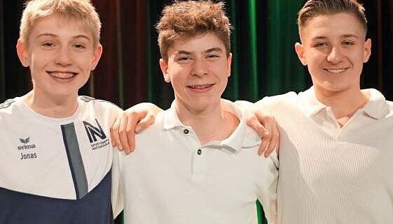 Die Neckarsulmer Schwimmer (von links) Jonas Bertet, Felix Ball und Erwin Kreider.