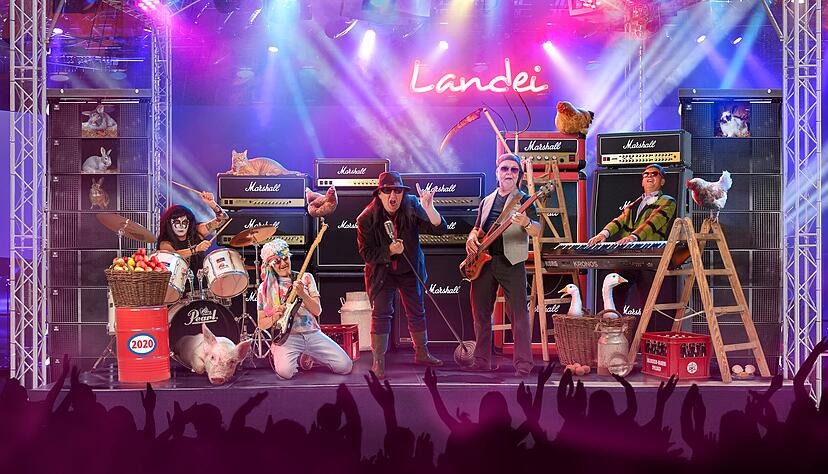 Dieses Bild wird es nicht mehr geben: Die Hohenloher Mundart-Band ist nach dem überraschenden Tod von Gitarrist und Liederschreiber Peter "Boudsch" in einer Findungsphase und überlegt, wie es weitergeht. Geprobt wird aber schon. 
Foto: privat Dieses Bild wird es nicht mehr geben: Die Hohenloher Mundart-Band ist nach dem überraschenden Tod von Gitarrist und Liederschreiber Peter "Boudsch" in einer Findungsphase und überlegt, wie es weitergeht. Geprobt wird aber schon. 
Foto: privat