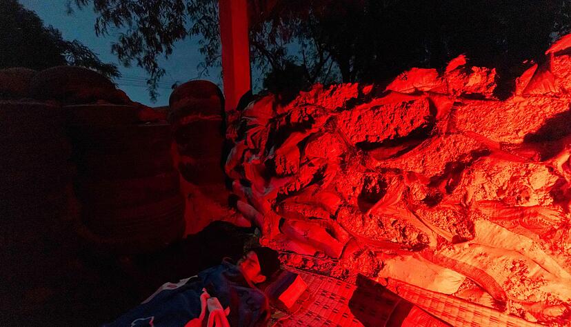 Viele Anwohner der Grenzregion haben sich auf den Weg gemacht. Viele Anwohner der Grenzregion haben sich auf den Weg gemacht.
