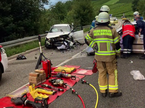 Auf der B39 ist es am Donnerstagmorgen zu einer Frontalkollission gekommen.