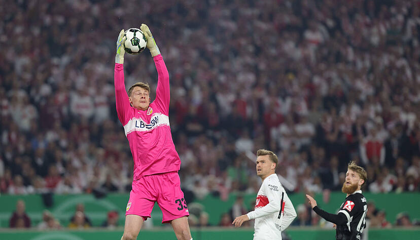 Alexander N&uuml;bel: Chancenlos beim 0:1, denn Eggestein spitzelte den Ball aus k&uuml;rzester Distanz noch am VfB-Keeper vorbei. Note: 3