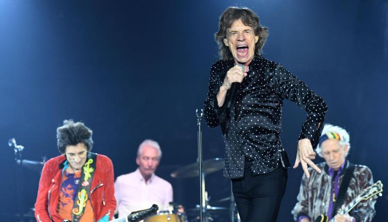 Die Rolling Stones stehen bei einem Konzert auf der Bühne. Foto: Henning Kaiser/Archiv