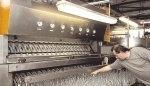 2500 Flaschen passen in die Reinigungsanlage von Frank Limbach.