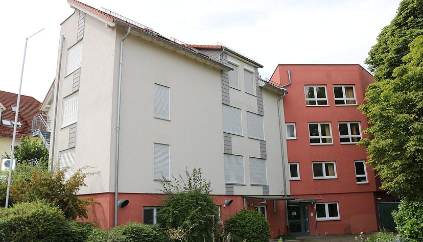 Fast 90 Menschen, davon rund die H&auml;lfte Kinder und Jugendliche unter 18 Jahren, leben in der Fl&uuml;chtlingsunterkunft im Wohngebiet L&ouml;wengarten in Pfedelbach. Ihr Einzug j&auml;hrt sich in diesem Monat. Foto: Archiv/Reichert