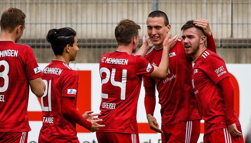 Wirklich viel zu jubeln hatte der FC Memmingen in der unterbrochenen Saison nicht: Das Team steht in der Regionalliga auf einem Abstiegsplatz. Foto: imago images/Eibner Wirklich viel zu jubeln hatte der FC Memmingen in der unterbrochenen Saison nicht: Das Team steht in der Regionalliga auf einem Abstiegsplatz. Foto: imago images/Eibner