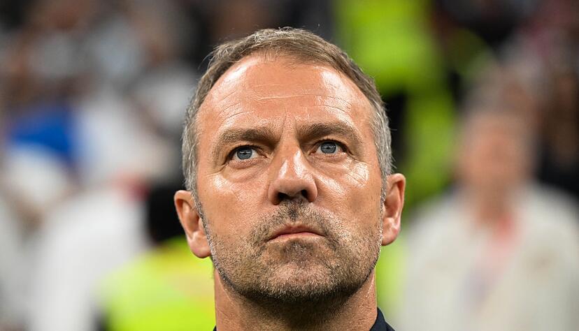 Hansi Flick ist der erste Bundestrainer, der bei seiner Turnier-Premiere nach der Gruppenphase schon wieder nach Hause musste. Hansi Flick ist der erste Bundestrainer, der bei seiner Turnier-Premiere nach der Gruppenphase schon wieder nach Hause musste.