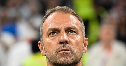 Hansi Flick ist der erste Bundestrainer, der bei seiner Turnier-Premiere nach der Gruppenphase schon wieder nach Hause musste.