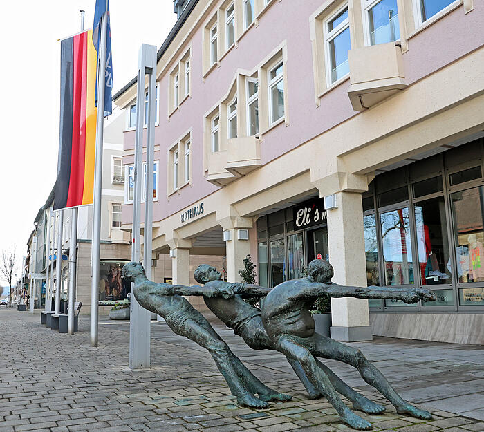Wer hat bei der Bundestagswahl am Ende die Nase vorne?  Im Rathaus in Neckarsulm k&ouml;nnen die Menschen mit abstimmen.