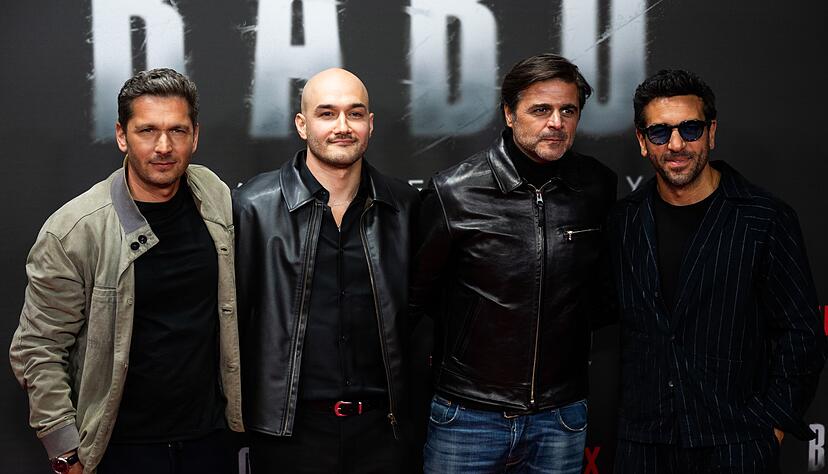 Die Köpfe hinter der Doku (links nach rechts): Pacco-Luca Nitsche, Sinan Sevinç, Juan Moreno und Elyas M'Barek. (Archivbild) Die Köpfe hinter der Doku (links nach rechts): Pacco-Luca Nitsche, Sinan Sevinç, Juan Moreno und Elyas M'Barek. (Archivbild)