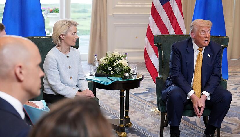 Das Gespräch fand auf dem Gelände von Trumps Golfresort statt. Das Gespräch fand auf dem Gelände von Trumps Golfresort statt.