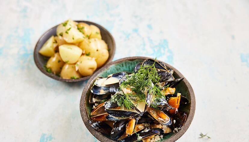 Miesmuscheln in Meerrettich-Sahnesoße: Schalotten, Weißwein und Dill verleihen dem Gericht eine feine nordische Note.