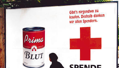 Blut gibt' s nicht im Supermarkt, sagt dieses DRK-Werbeplakat. Auch die SLK-Blutbank freut sich ständig über neue Spender. (Foto: Ulrike Kugler)