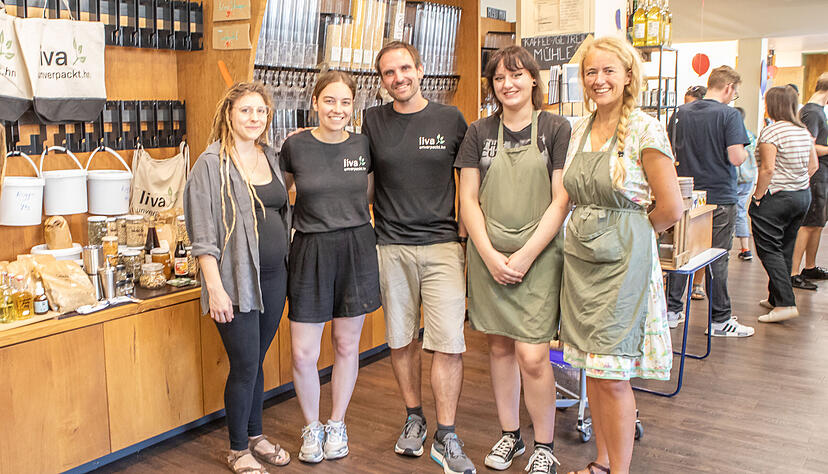 Erleichterung bei den Liva-Gründern Linda Tiedemann (Zweite von links) und Patrick Wimmer, auf dem Foto (v.l.): Laura Blaschke, Cassandra Gust und Lisa Hahn-Woernle. Erleichterung bei den Liva-Gründern Linda Tiedemann (Zweite von links) und Patrick Wimmer, auf dem Foto (v.l.): Laura Blaschke, Cassandra Gust und Lisa Hahn-Woernle.