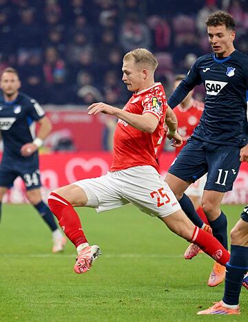 Hanche-Olsen köpfte ins eigene Tor.