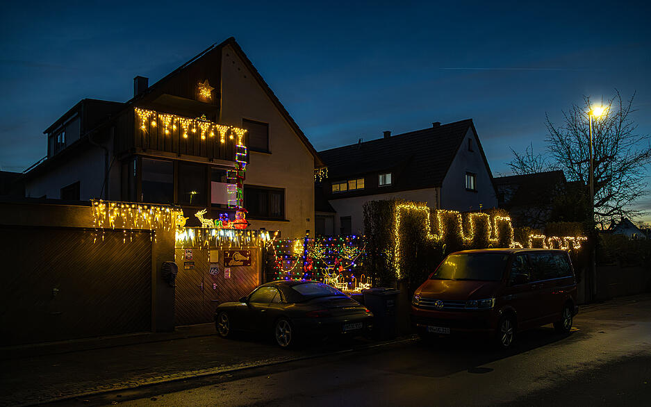 Ein weiteres sch&ouml;n geschm&uuml;cktes Haus mit Garten erregt in Ellhofen die Aufmerksamkeit der Passanten.