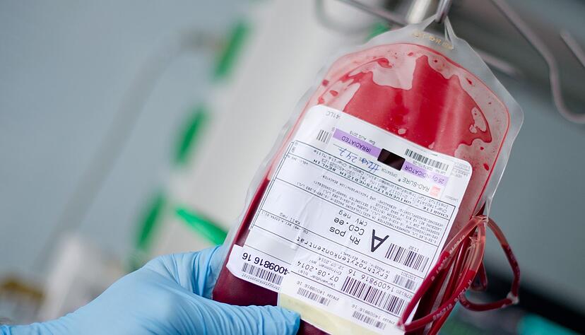 Pro Tag werden etwa 15.000 Blutspenden ben&ouml;tigt. (Archivbild)