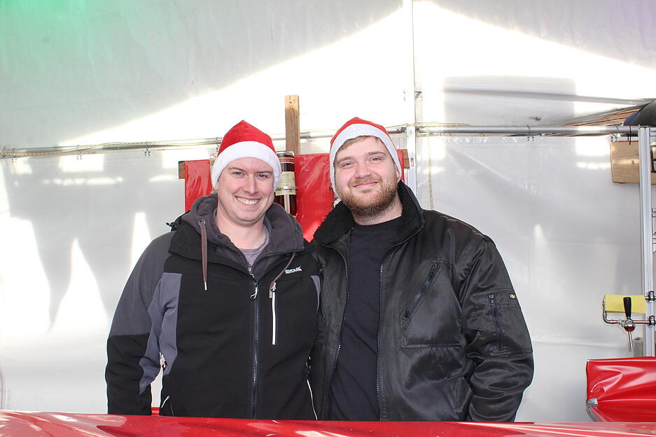 Der Weihnachtsmarkt wird zum sozialen Treffpunkt in der Adventszeit. Der Weihnachtsmarkt wird zum sozialen Treffpunkt in der Adventszeit.