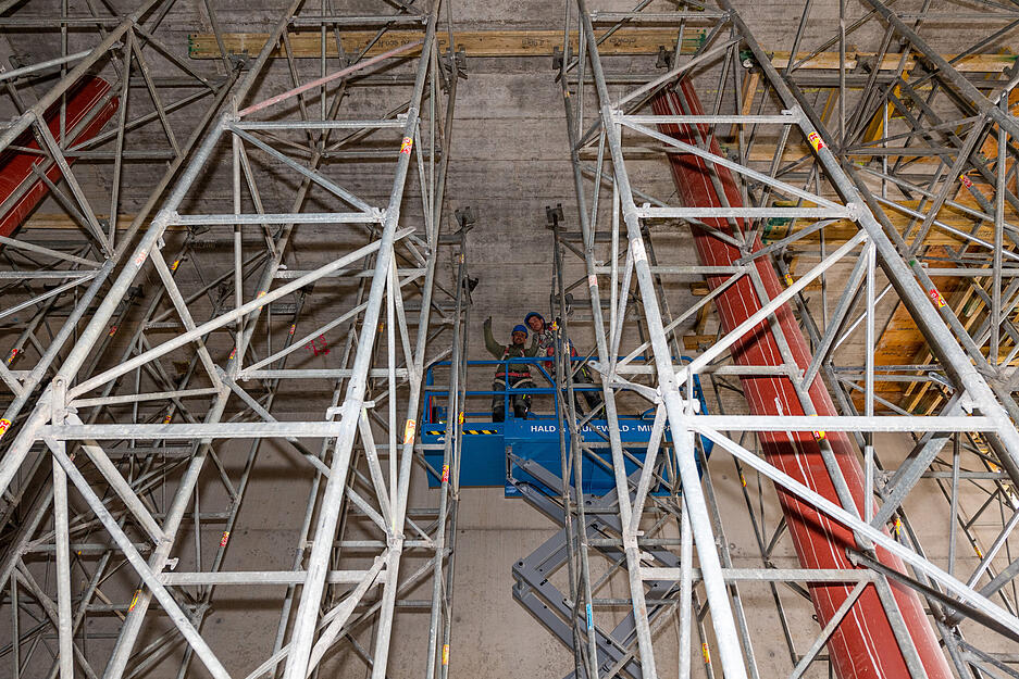 SLK-Rohbau: Rundgang mit Landrat und OB