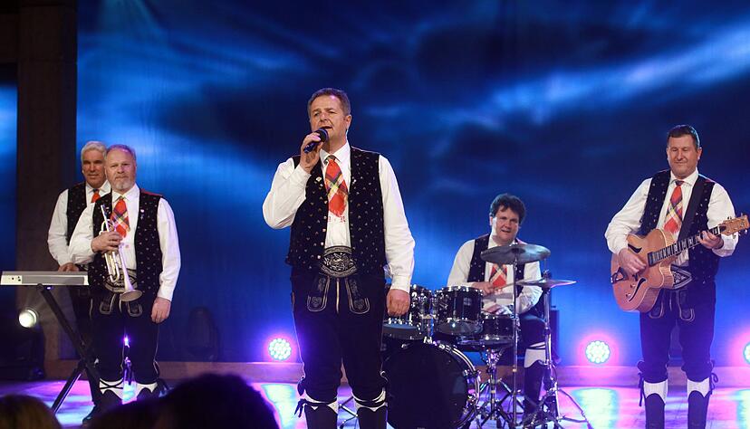 Norbert Rier (Mitte) muss sich von einer OP erholen - und wir zeitweise ersetzt. (Archivbild)