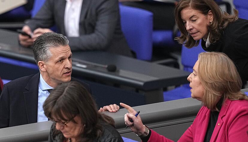 Wie schnell soll es gehen mit der Reform des Bürgergelds? Kanzleramtsminister Frei (CDU) meint, Arbeitsministerin Bas (SPD) sollte schon «in den nächsten Tagen» liefern. (Archivbild) Wie schnell soll es gehen mit der Reform des Bürgergelds? Kanzleramtsminister Frei (CDU) meint, Arbeitsministerin Bas (SPD) sollte schon «in den nächsten Tagen» liefern. (Archivbild)