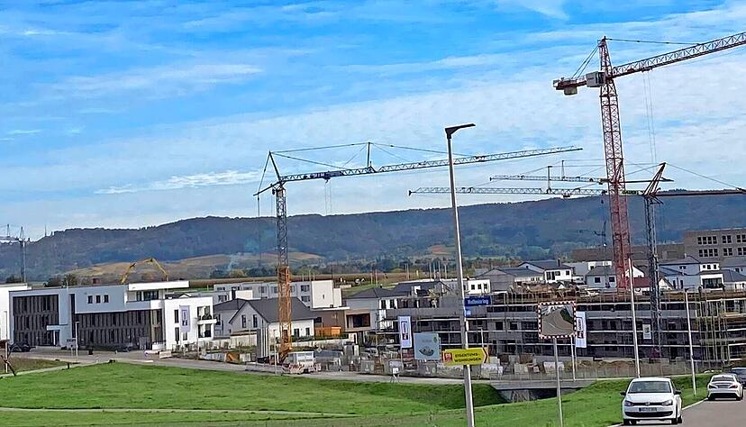 Eigentümer von Einfamilienhäusern bezahlen künftig mehr Grundsteuer. In Härtefällen soll es Stundungen geben. Foto: Yvonne Tscherwitschke Eigentümer von Einfamilienhäusern bezahlen künftig mehr Grundsteuer. In Härtefällen soll es Stundungen geben. Foto: Yvonne Tscherwitschke