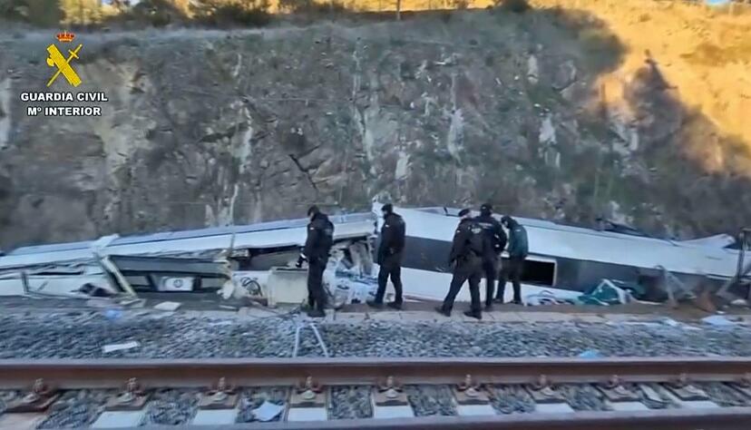 Es wurde bef&uuml;rchtet, dass in den besonders stark zerst&ouml;rten Waggons weitere Opfer sein k&ouml;nnten.