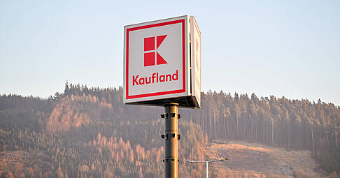 Eine Recherche von „Stern“ und „Team Wallraff“ deckte Missstände bei Kaufland auf. Der Bericht sorgt für viele Reaktionen in den sozialen Medien. Nun reagiert das Unternehmen - und löscht seinen X-Account.
