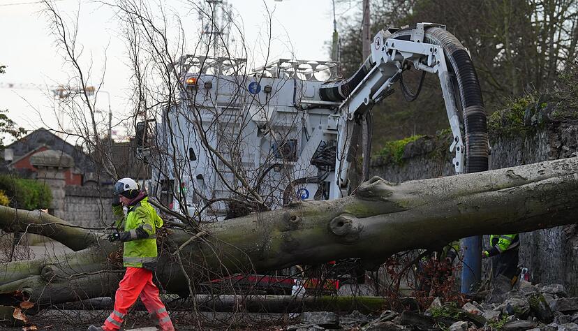 Die Wetterlage in Irland und Großbritannien bleibt angespannt. Die Wetterlage in Irland und Großbritannien bleibt angespannt.