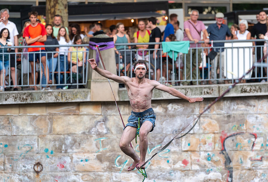 Geboten waren beim Heilbronner Lichterfest über 60 Gastronomie- und Streetfood-Stände, vier Bühnen, beeindruckenden Licht- und Lasershows und ein Familienprogramm. Geboten waren beim Heilbronner Lichterfest über 60 Gastronomie- und Streetfood-Stände, vier Bühnen, beeindruckenden Licht- und Lasershows und ein Familienprogramm.