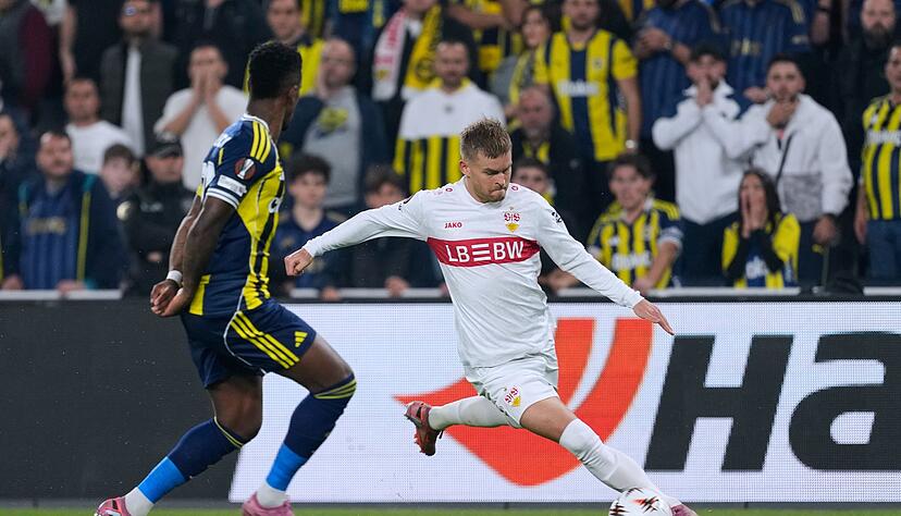 Maximilian Mittelst&auml;dt (rechts) verletzte sich leicht beim Spiel in Istanbul.