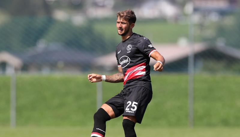 Matthias Zimmermann verlängerte seinen Vertrag in Düsseldorf. Matthias Zimmermann verlängerte seinen Vertrag in Düsseldorf.