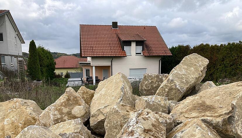 In dem Haus am Ortsrand von Walld&uuml;rn soll ein 38-J&auml;hriger Frauen &uuml;ber Tage bei sich festgehalten und vergewaltigt haben.