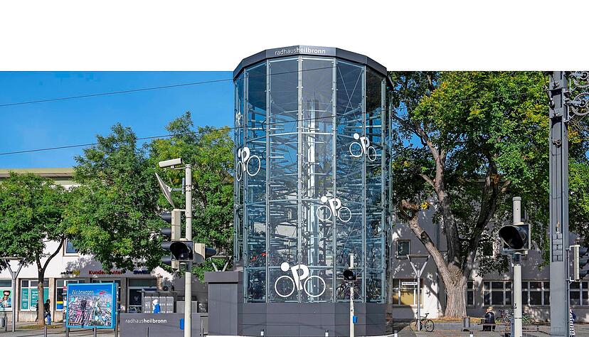 Fast leer am Bahnhof: Das futuristische Radhaus ist an manchen Tagen weitgehend ungenutzt.
Foto: Christiane Kunz