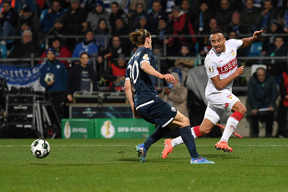 Jamie Leweling: Eine Abschlusschance, aber traf den Ball nicht richtig. Sonst kaum zu sehen bis zur Flanke vor dem 2:0. Note: 3 Jamie Leweling: Eine Abschlusschance, aber traf den Ball nicht richtig. Sonst kaum zu sehen bis zur Flanke vor dem 2:0. Note: 3