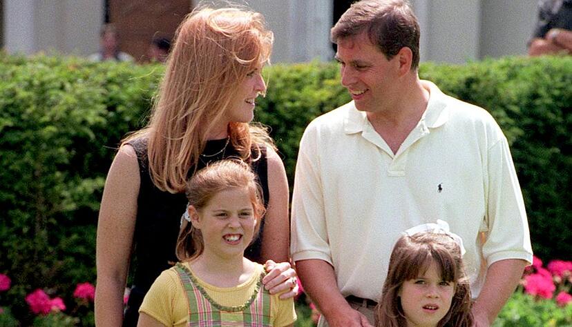 Damals noch eine gl&uuml;ckliche Familie: Ex-Prinz Andrew mit seiner Ex-Frau Sarah Ferguson und den beiden T&ouml;chtern Beatrice und Eugenie. (Archivbild)