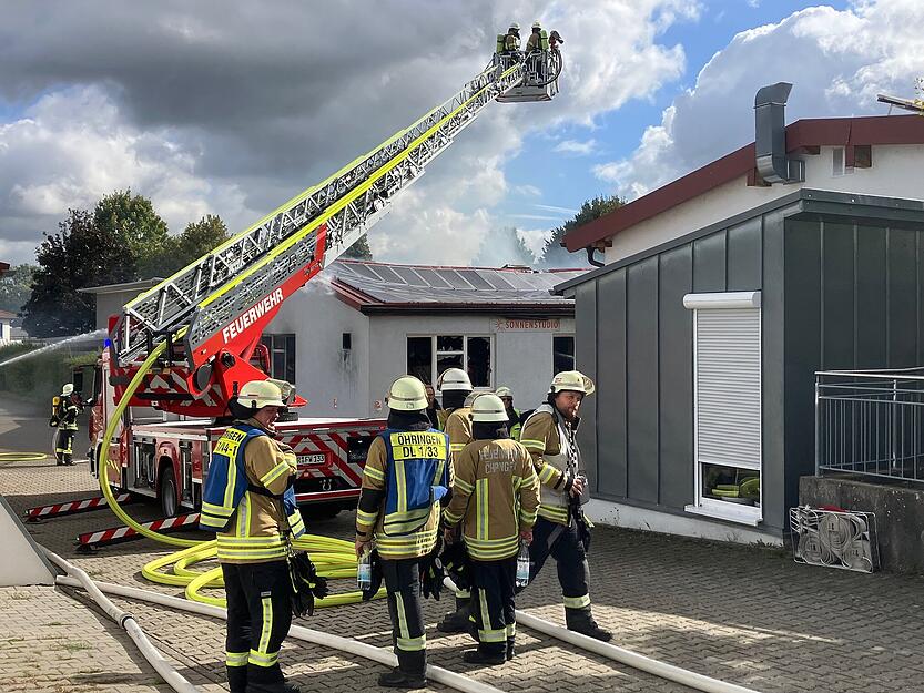 Aufgrund der starken Rauchentwicklung war der Verkehr in Pfedelbach beeinträchtigt. Die Feuerwehren aus Pfedelbach und Öhringen waren zuerst vor Ort.