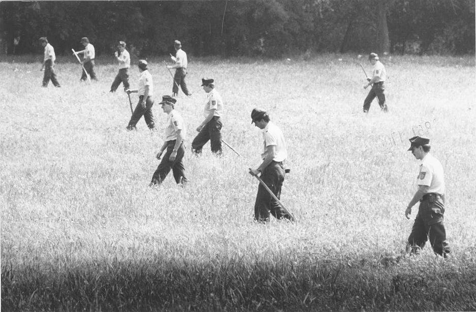 Währenddessen sucht die Polizei einen Vermissten aus Beilstein. Der Verdacht: Er wurde Opfer des Hammermörders. Sein Auto soll der Fluchtwagen in Spiegelberg gewesen sein. Währenddessen sucht die Polizei einen Vermissten aus Beilstein. Der Verdacht: Er wurde Opfer des Hammermörders. Sein Auto soll der Fluchtwagen in Spiegelberg gewesen sein.