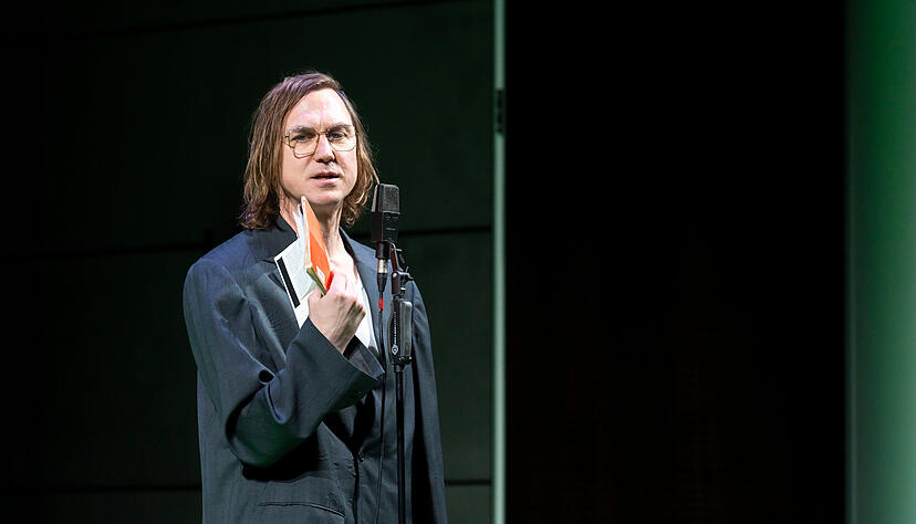 Lars Eidinger liest und singt aus Bertolt Brechts "Hauspostille."