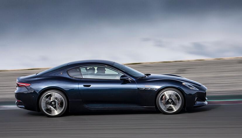 Den Sprint von 0 auf 100 schafft der Maserati GranTurismo Folgore in 2,7 Sekunden, für 200 km/h braucht er 8,8 Sekunden.