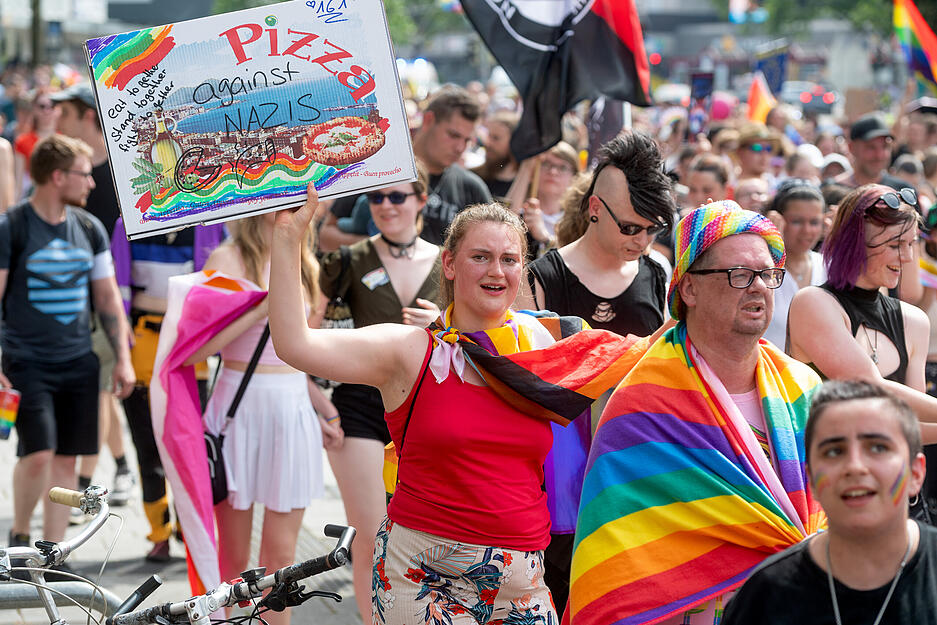 Christopher-Street-Day in Heilbronn: Bunter Demozug zieht durch die Innenstadt