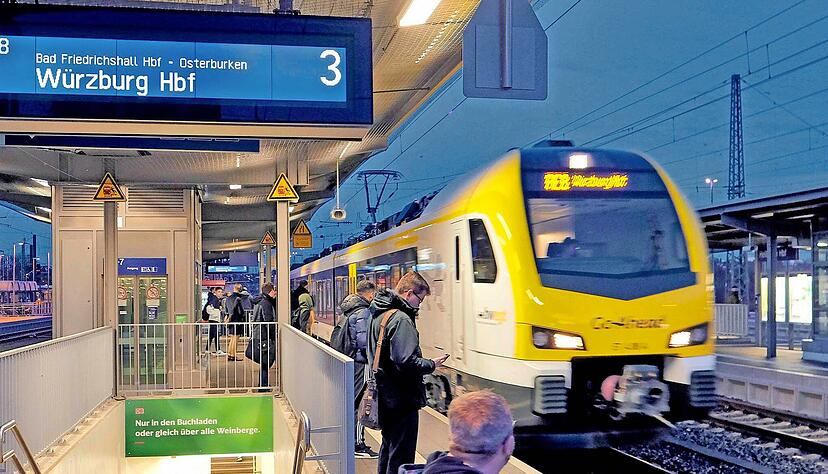Ein Go-Ahead-Regionalzug am Heilbronner Hauptbahnhof: Das Unternehmen bleibt auf der Frankenbahn nun doch im Geschäft.
Foto: Archiv